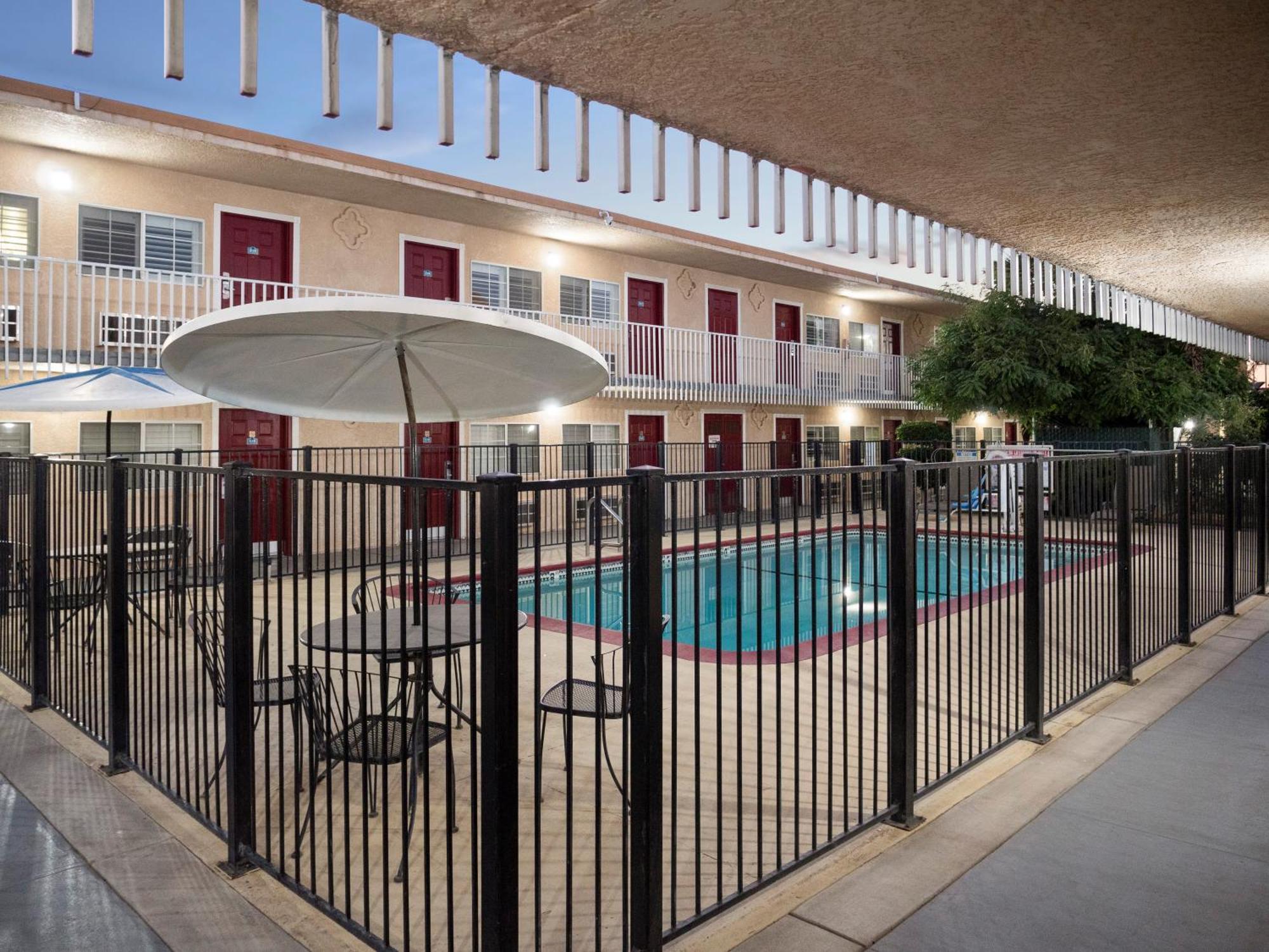 Dream Inn Fresno Exterior foto