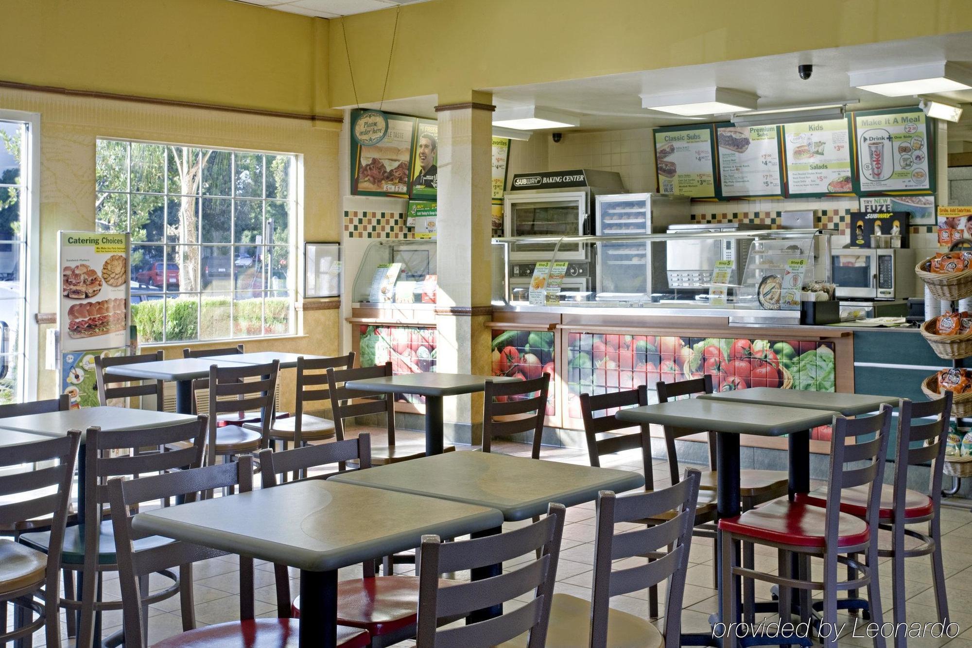 Dream Inn Fresno Restaurant foto