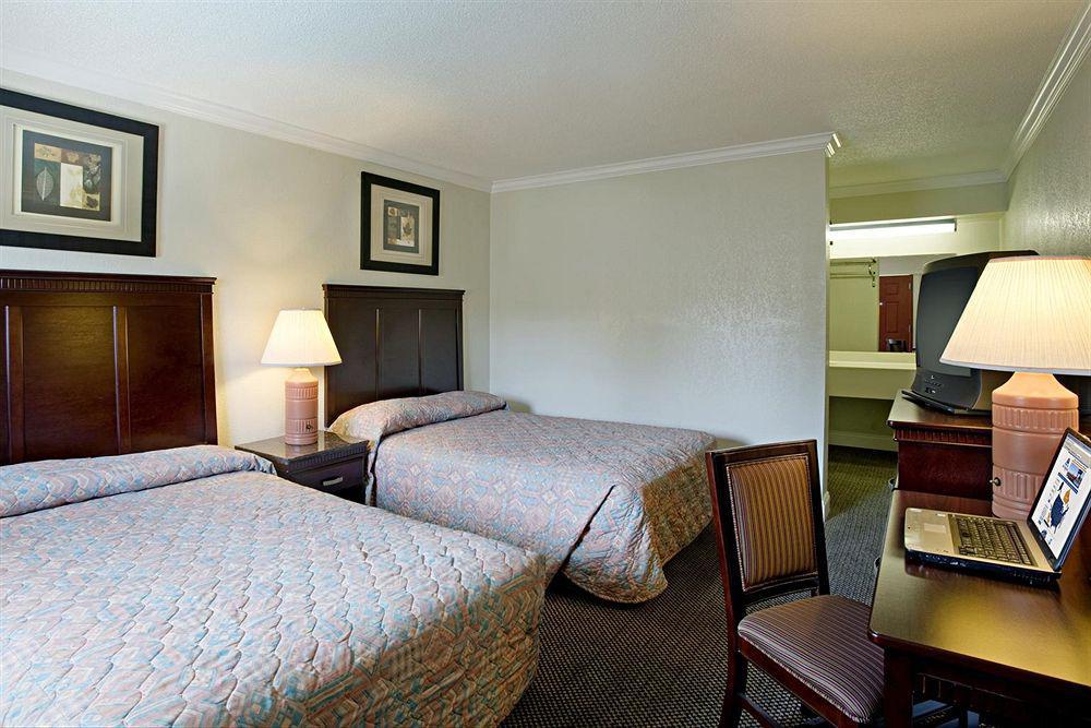 Dream Inn Fresno Zimmer foto